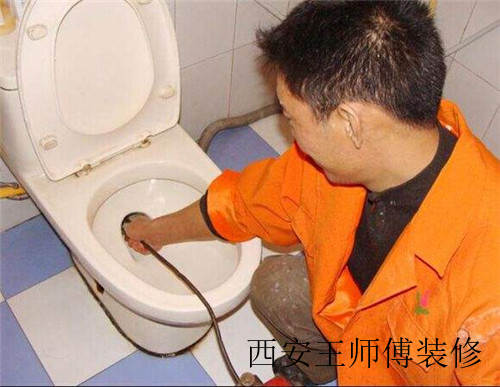 马桶冲不下去怎么办 通马桶的的五大技巧