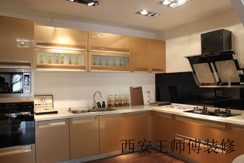 做橱柜门用什么材料好 各种橱柜门板材的详细介绍