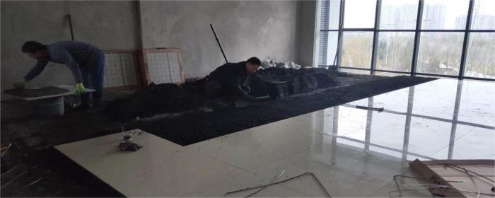 铺地砖6一7公分水泥沙厚吗