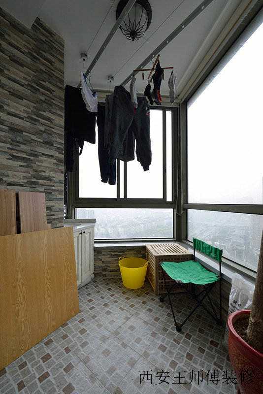 简约家居阳台窗户设计