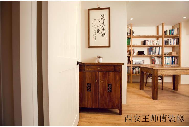 复古中式风格家居玄关柜摆放图