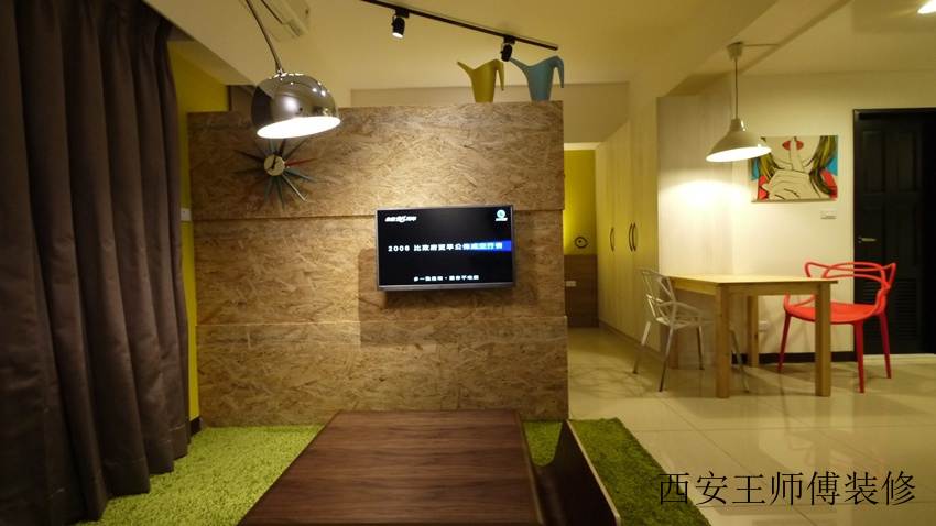 简约混搭电视背景墙装饰图