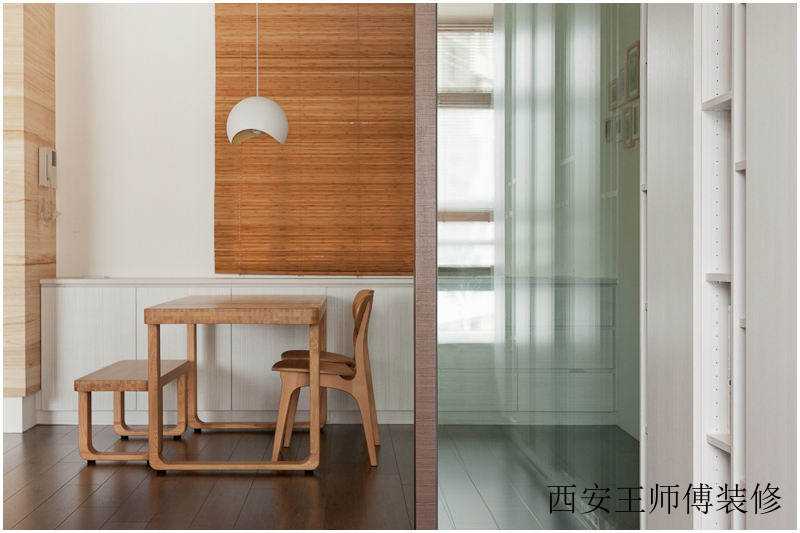 现代简洁餐厅原木餐桌椅装饰效果图