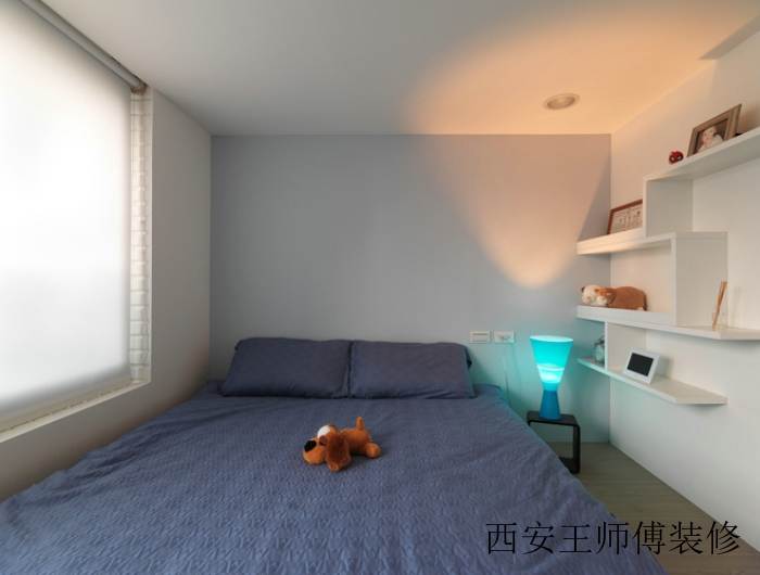 现代简约儿童房 墙面分层置物架设计