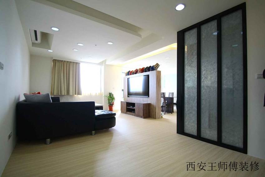 时尚现代家居隔断装饰图