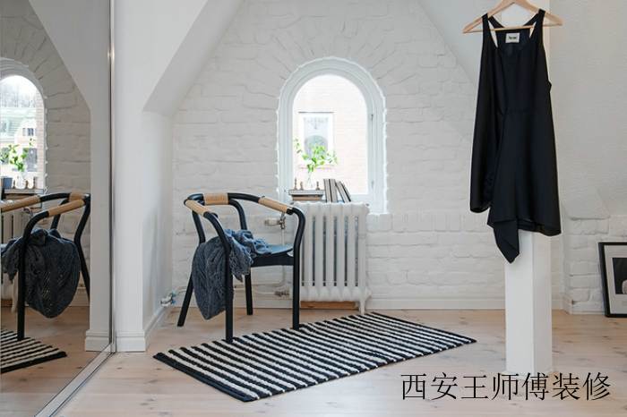 北欧装修阁楼小拱形窗户效果图