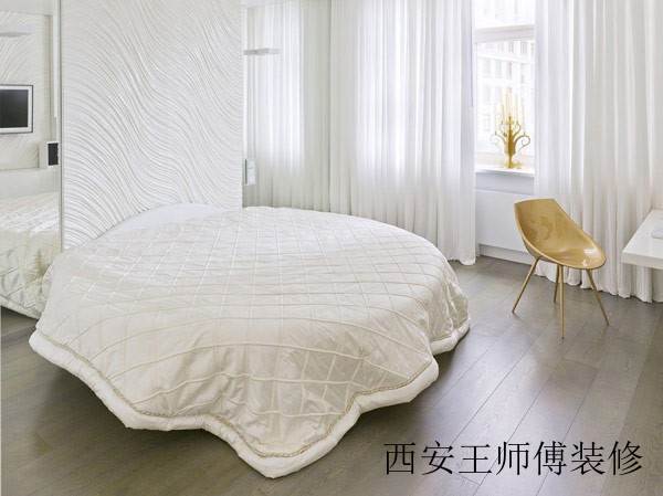 纯净简约现代卧室窗帘装饰图