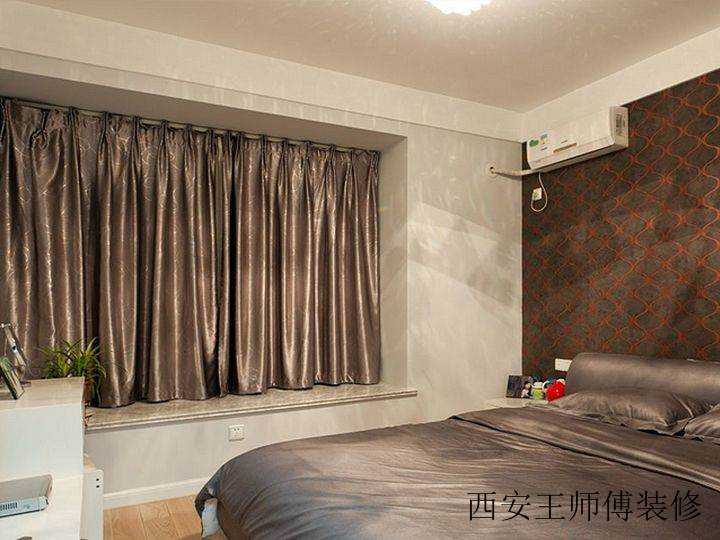 华丽典雅现代卧室飘窗窗帘装饰图
