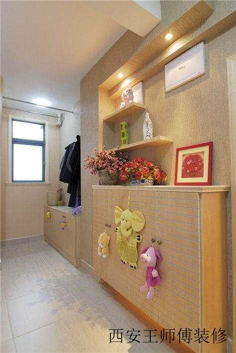 温馨现代家居玄关案例欣赏
