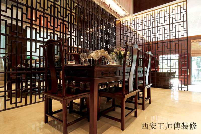 酒红色儒雅新中式别墅餐厅窗棂隔断效果图