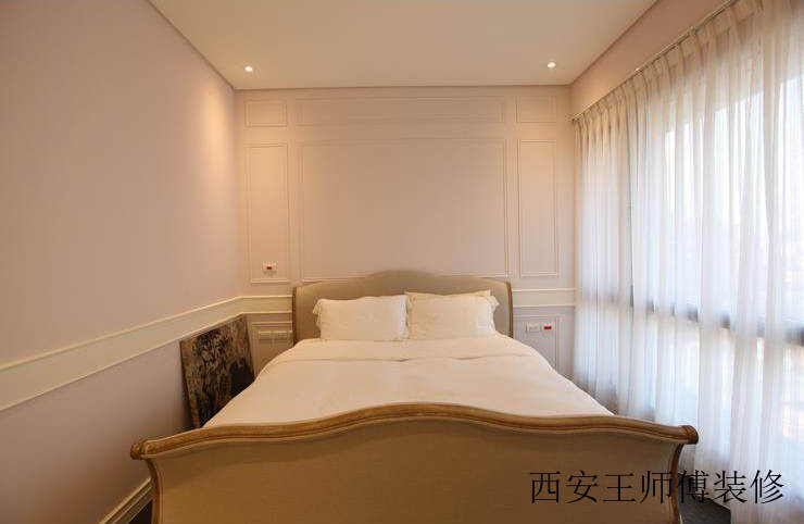 简约家居卧室白色窗帘搭配效果图