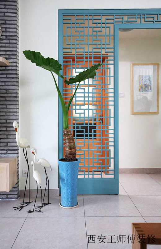 蓝色中式风格窗棂隔断设计效果图