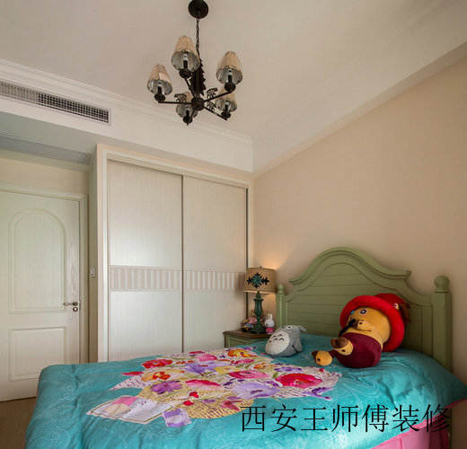 简约衣柜儿童房装修效果图