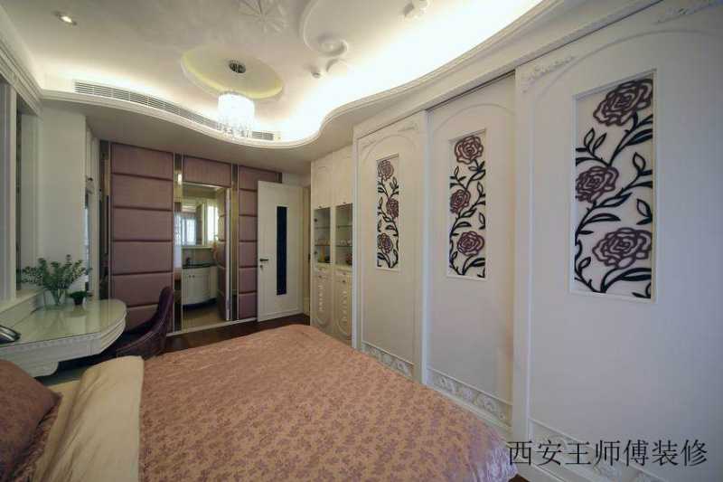 雅致新古典主卧隔断设计