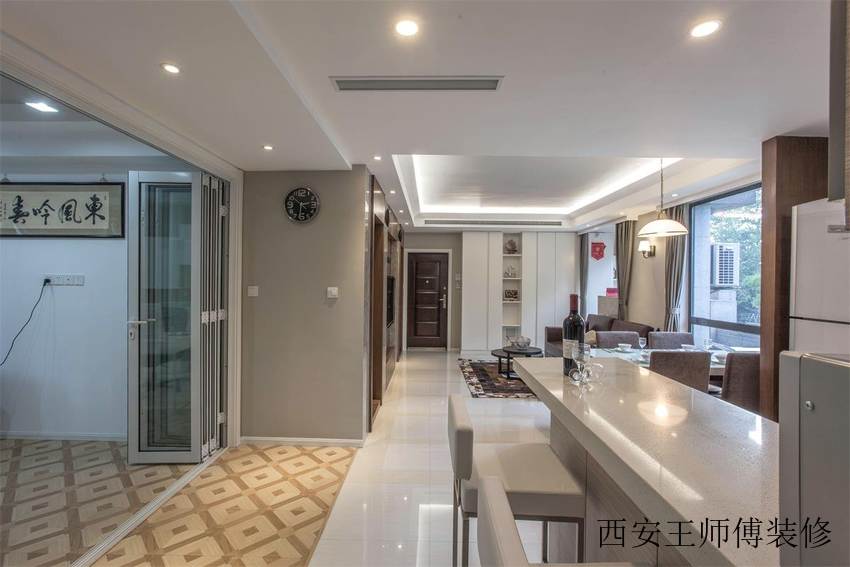 中式简约家居室内玻璃折叠门隔断装饰图