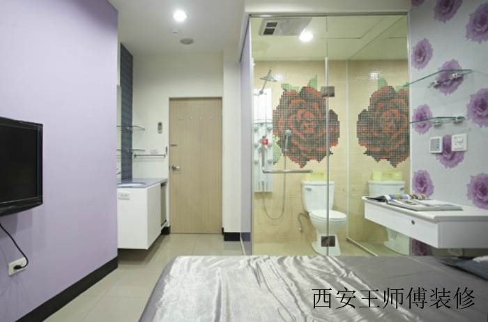 紫色混搭卧室卫生间隔断图