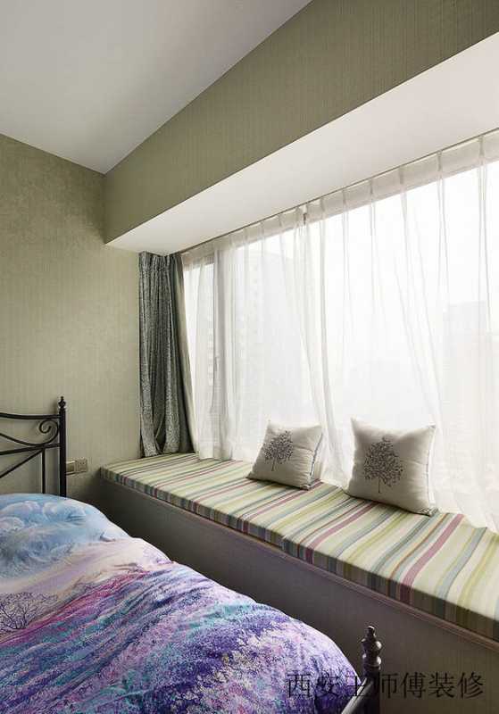 超简约卧室飘窗台面装饰图