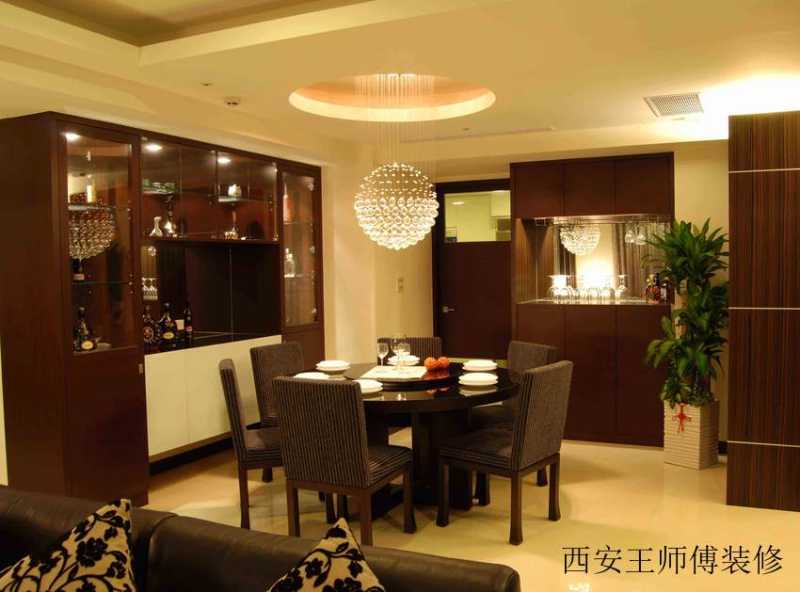 咖啡色中式现代装修风格餐厅水晶吊灯装饰图