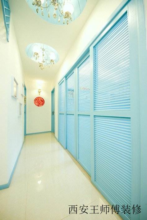 蓝色地中海风格过道玄关装修效果图