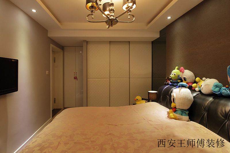 现代简约卧室白色衣柜效果图