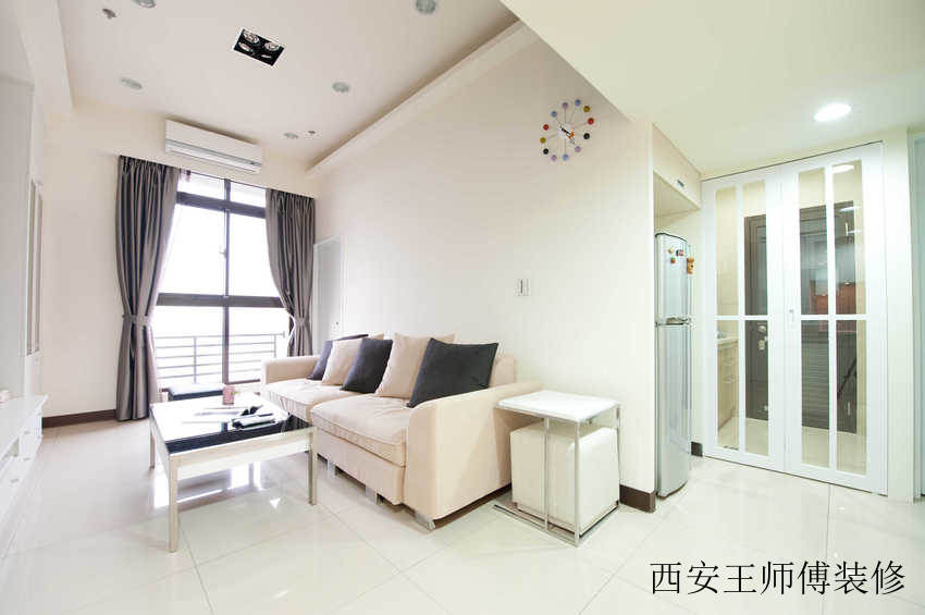 时尚简约家居白色门装饰图