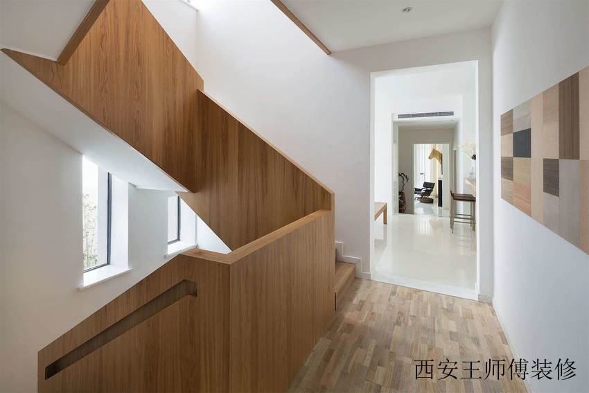 宜家装修风格别墅楼梯实木护栏装饰效果图