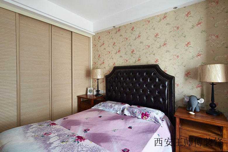 简朴美式田园风格卧室米色衣柜装饰效果图