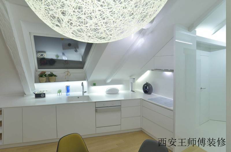 不规则厨房现代简约装修图