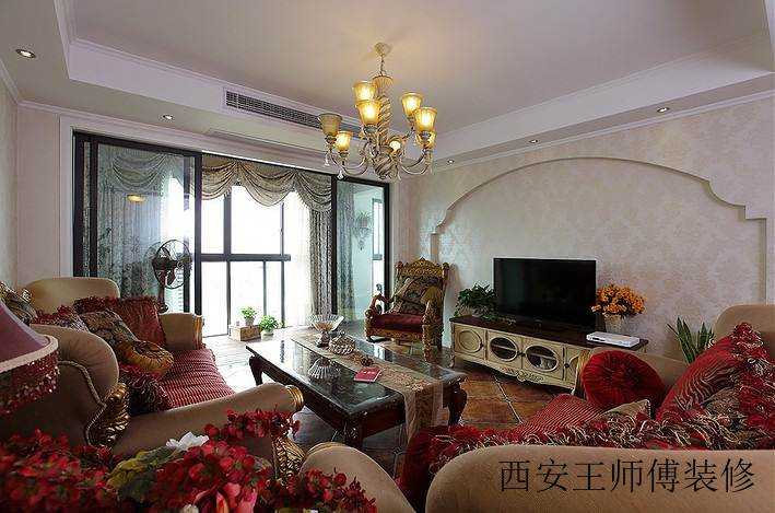 华丽欧式复古客厅电视背景墙装饰案例图