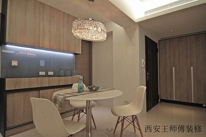 极简主义餐厅吊灯装饰效果图