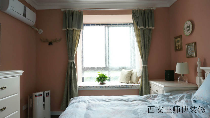 时尚温馨现代带飘窗卧室橙色背景墙装潢效果图