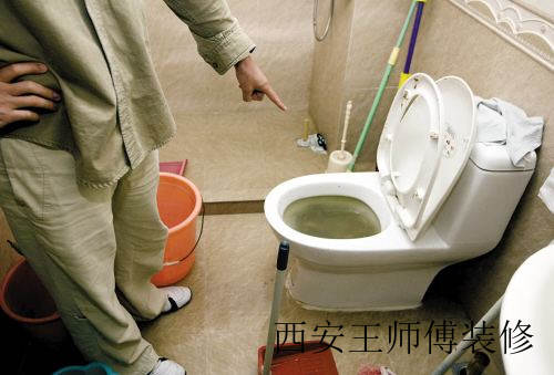 坐式马桶堵了咋办 快速疏通马桶的5大技巧