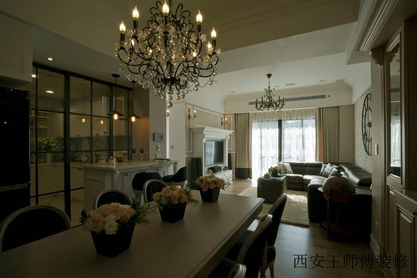 复古简欧风格餐厅金属水晶组合吊灯装饰图