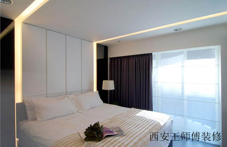 时尚简约卧室窗帘配置图