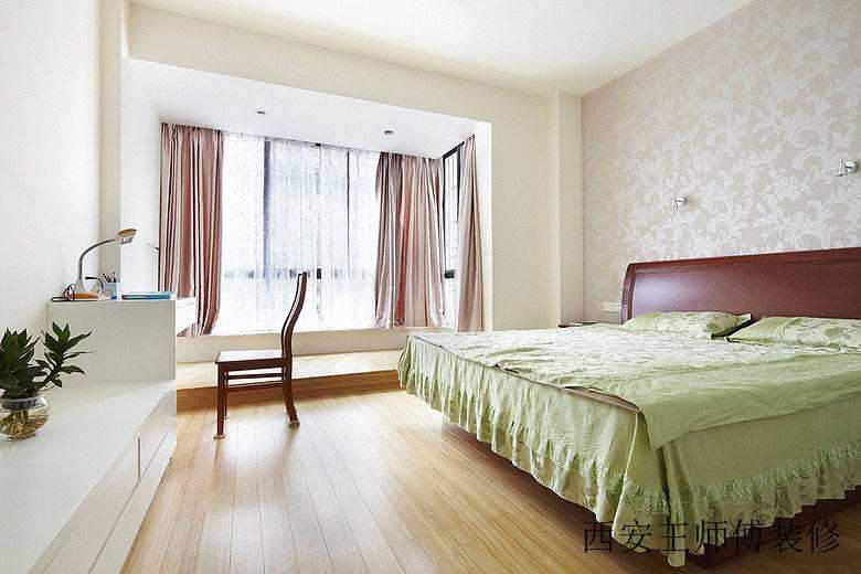 清爽现代家居卧室地台设计