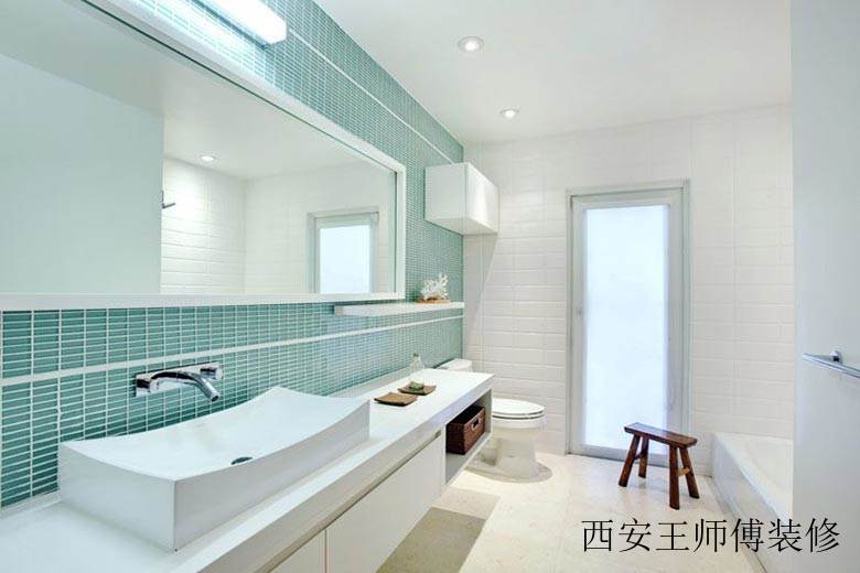 清爽简约蓝白卫生间案例图