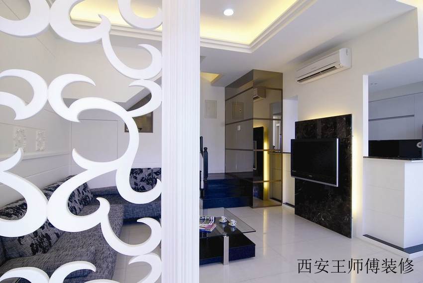 黑白简约客厅电视背景墙装饰图