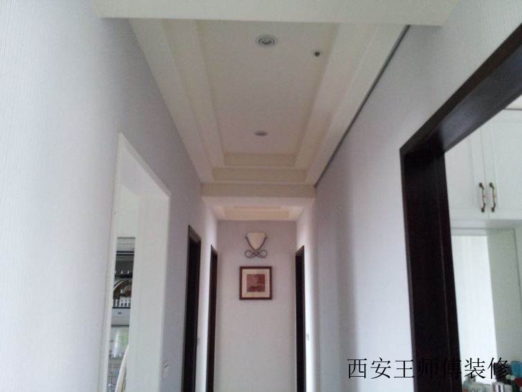 后现代风家居过道吊顶效果图