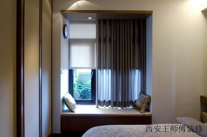 时尚现代卧室飘窗设计图
