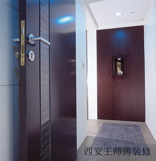 现代家居过道实木背景墙装饰图
