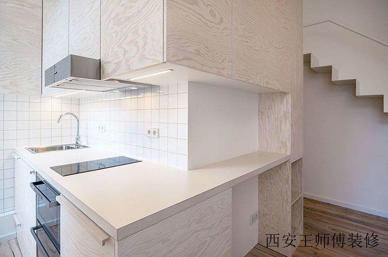 纯白明亮极简小户型转角厨房设计装修案例图