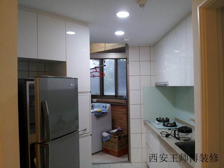 现代小户型厨房阳台隔断设计