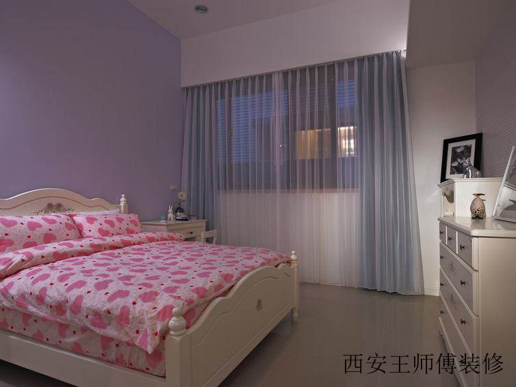 唯美简约儿童房 背景墙装潢图
