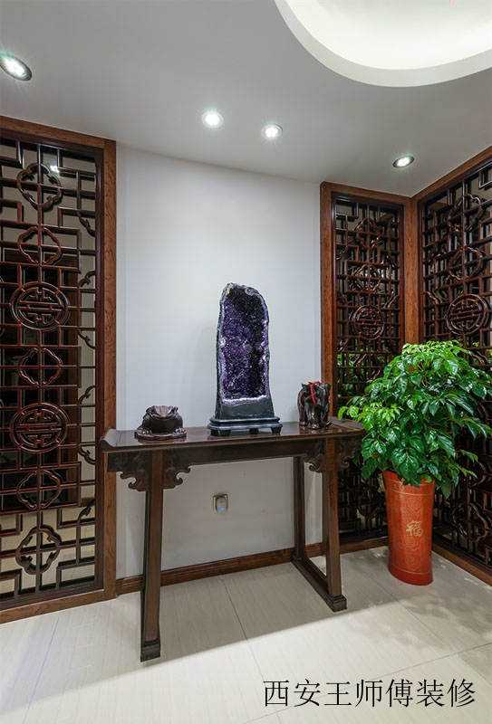 古典宫廷中式风格家居玄关窗棂背景墙装饰效果图