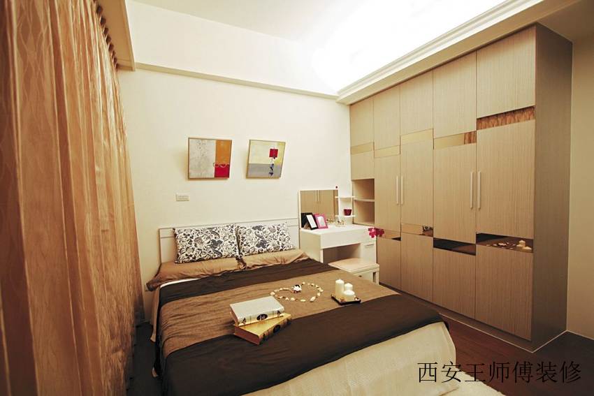 简约宜家卧室衣柜装饰图