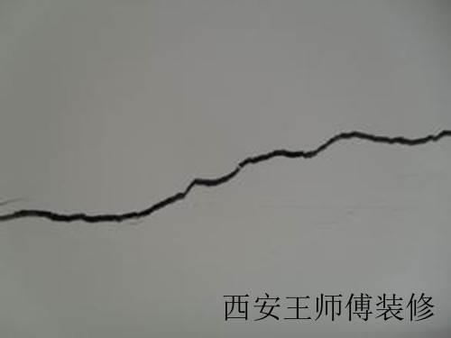 墙面裂缝的原因有哪些 墙面裂缝处理方法！