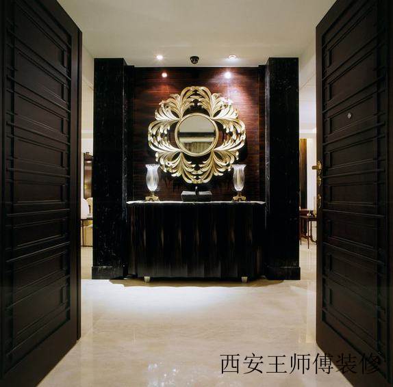 现代欧式玄关镜装饰图