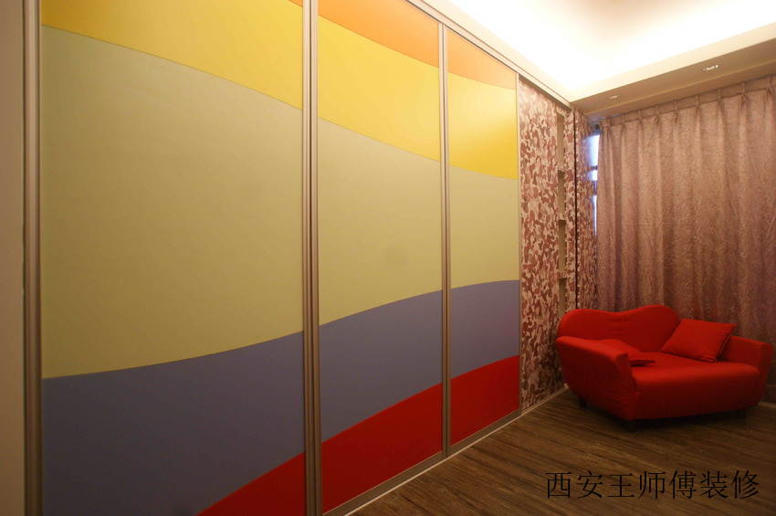 唯美简约现代家居衣柜装饰图