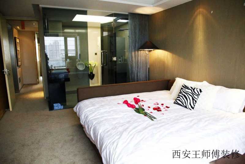 简约公寓卧室卫生间隔断图