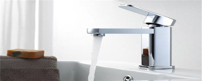 水龙头起泡器怎么拆